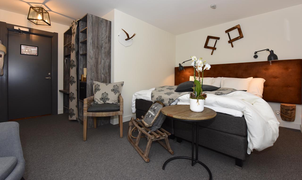 Hotel Mezzo ซาเลน ภายนอก รูปภาพ